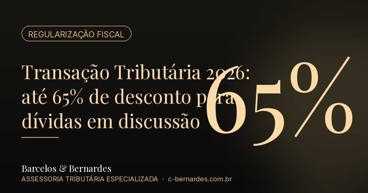 Documentos fiscais e calculadora sobre a mesa